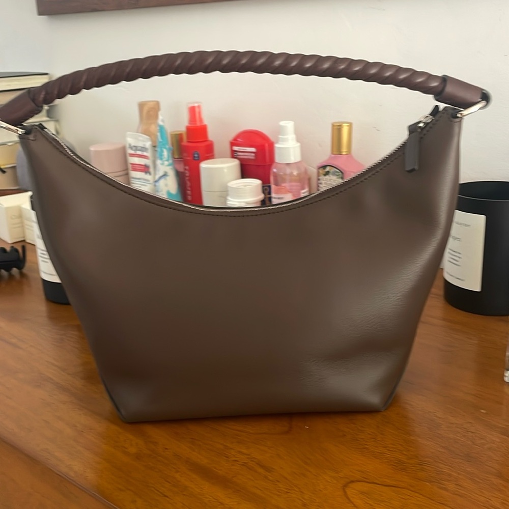 BRAND NEW NEVER USED Jenni Kayne 100% leather bag